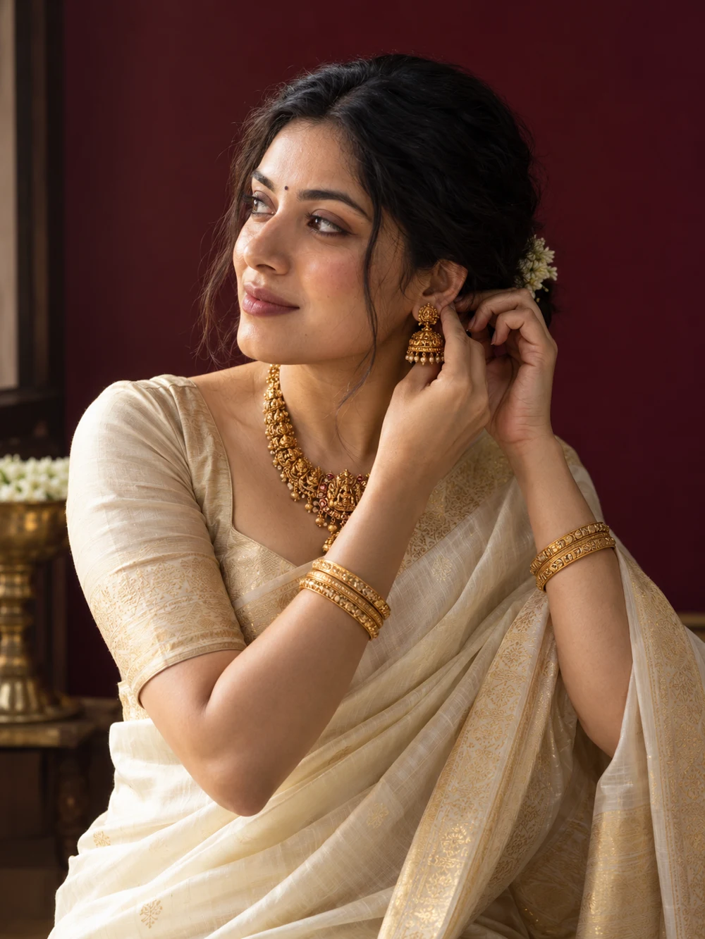 Gold jewellery styled with an ivory saree — Shreeji Jewellery